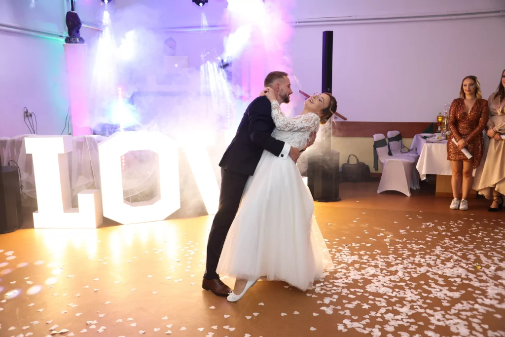 Fotograf Kamerzysta Weselny Lubuskim Pierwszy taniec Kingi i Roberta